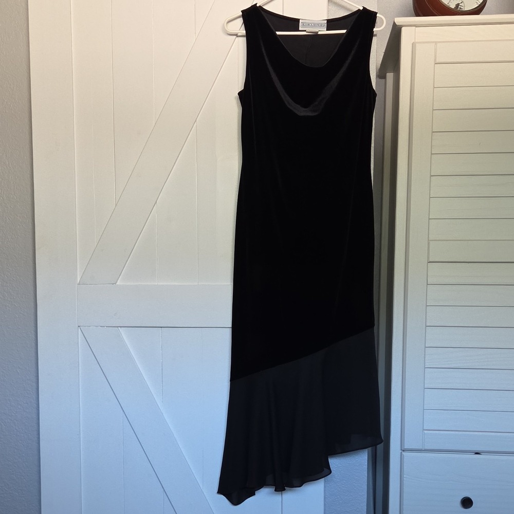 Jessica‎ Howard Black Velvet Sleeveless Maxi Dress Asymmetrical Hem Size 16
